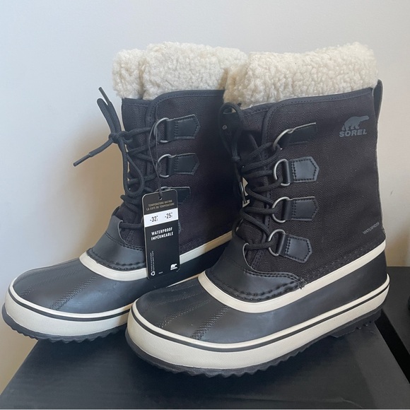 Sorel Winter Women’s Carnival Boots - NWT - - Picture 3 of 5
